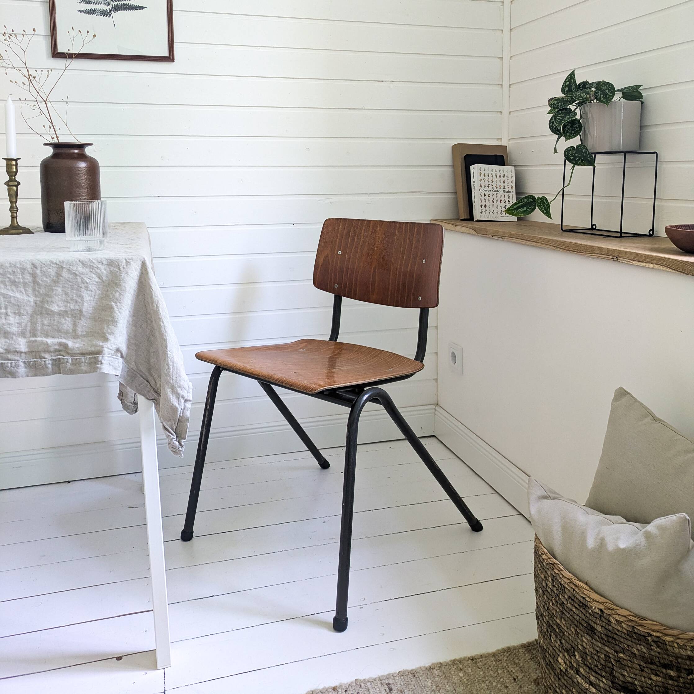 Chaise vintage Mid-Century bois et métal anthracite noir style industriel O