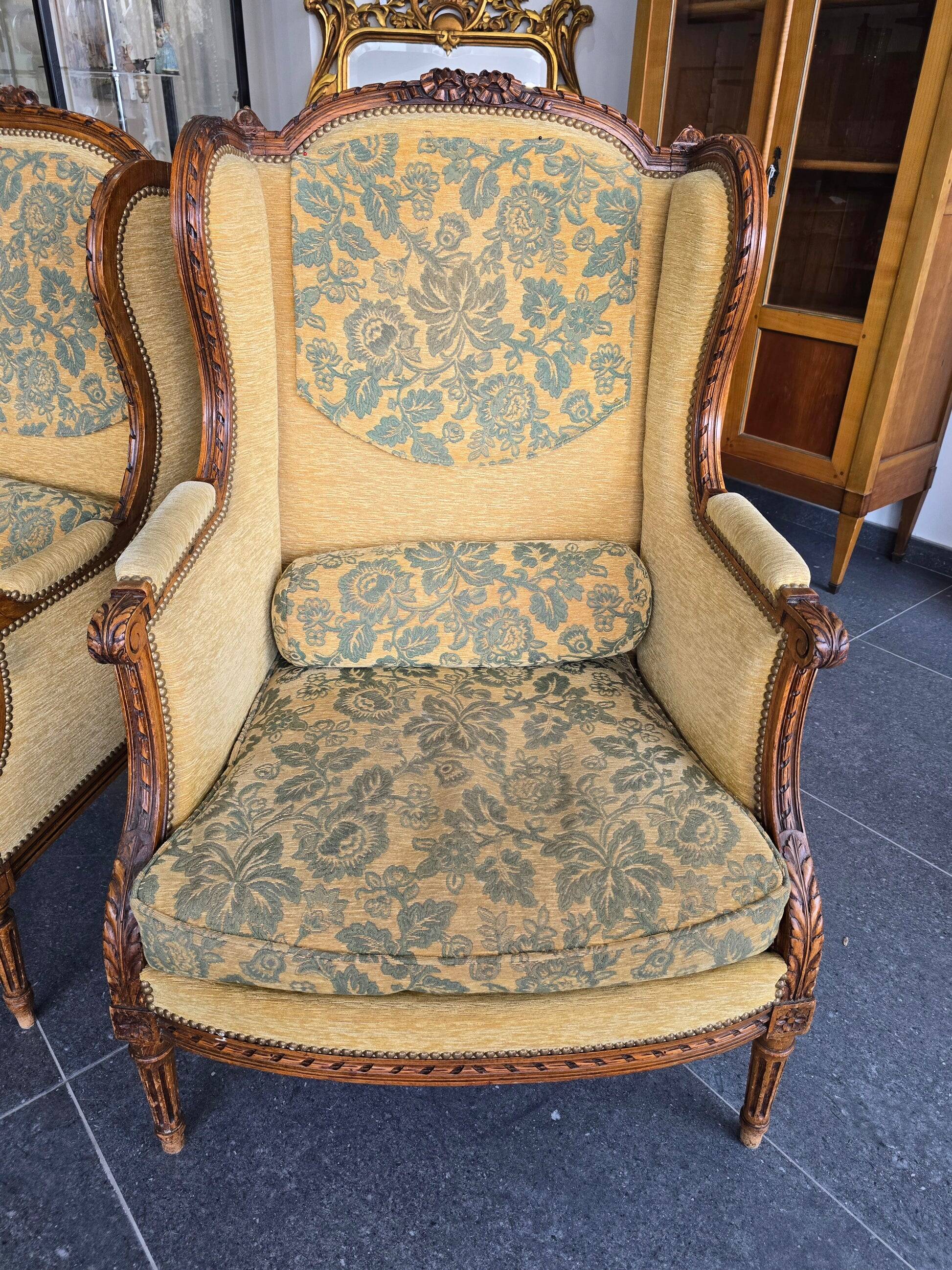 Louis XVI bergère armchairs, late 19th - early 20th century