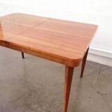 Table with wallet extensions