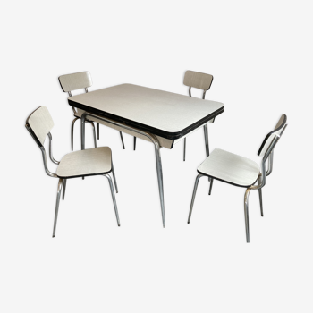 Ensemble table et chaises en formica