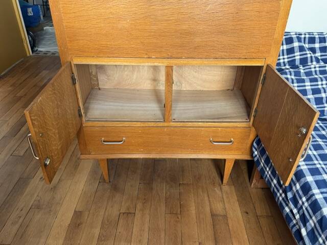 Bureau, secrétaire