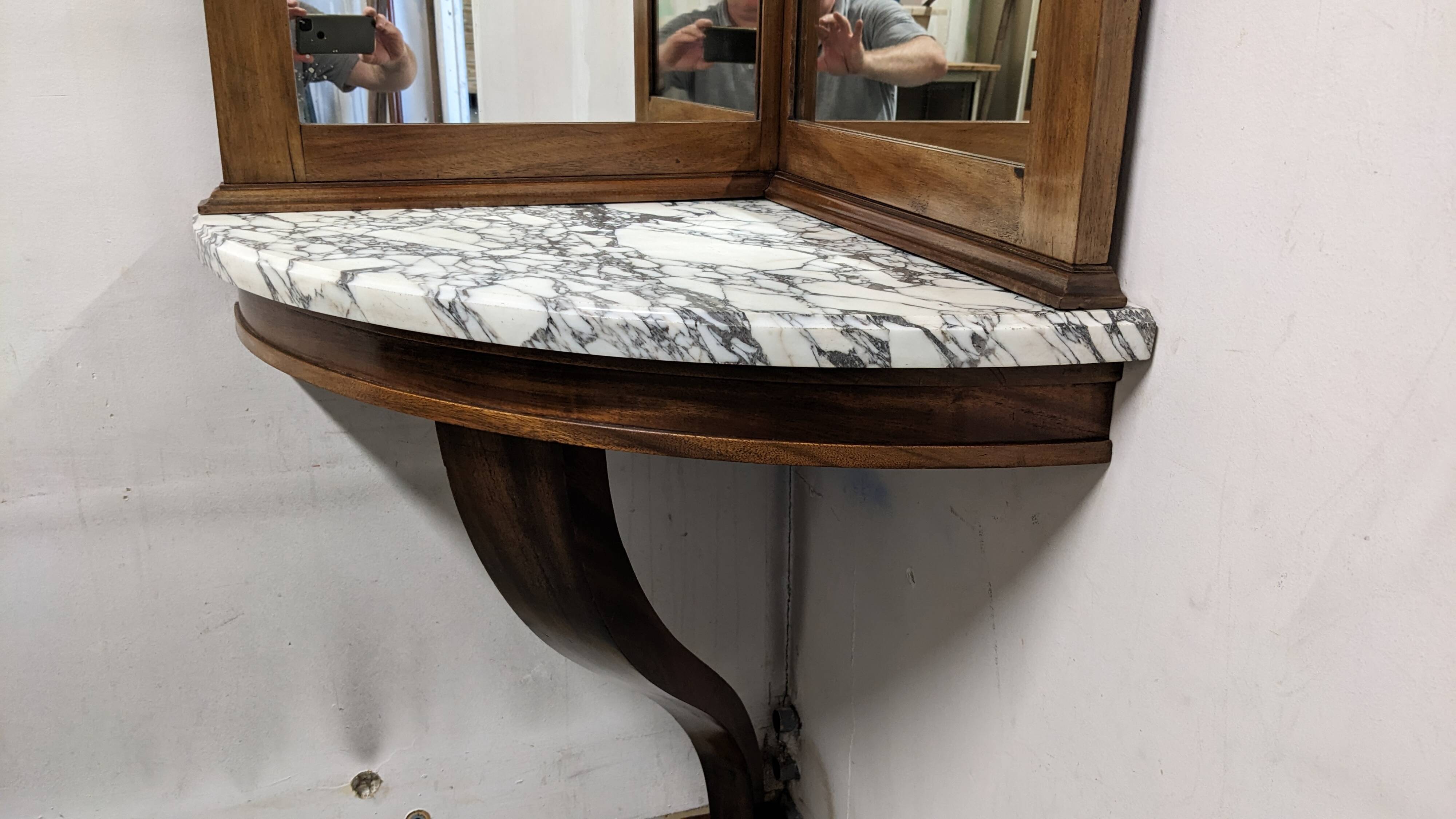 Console d'angle et son double miroir Art déco en noyer, France vers 1920