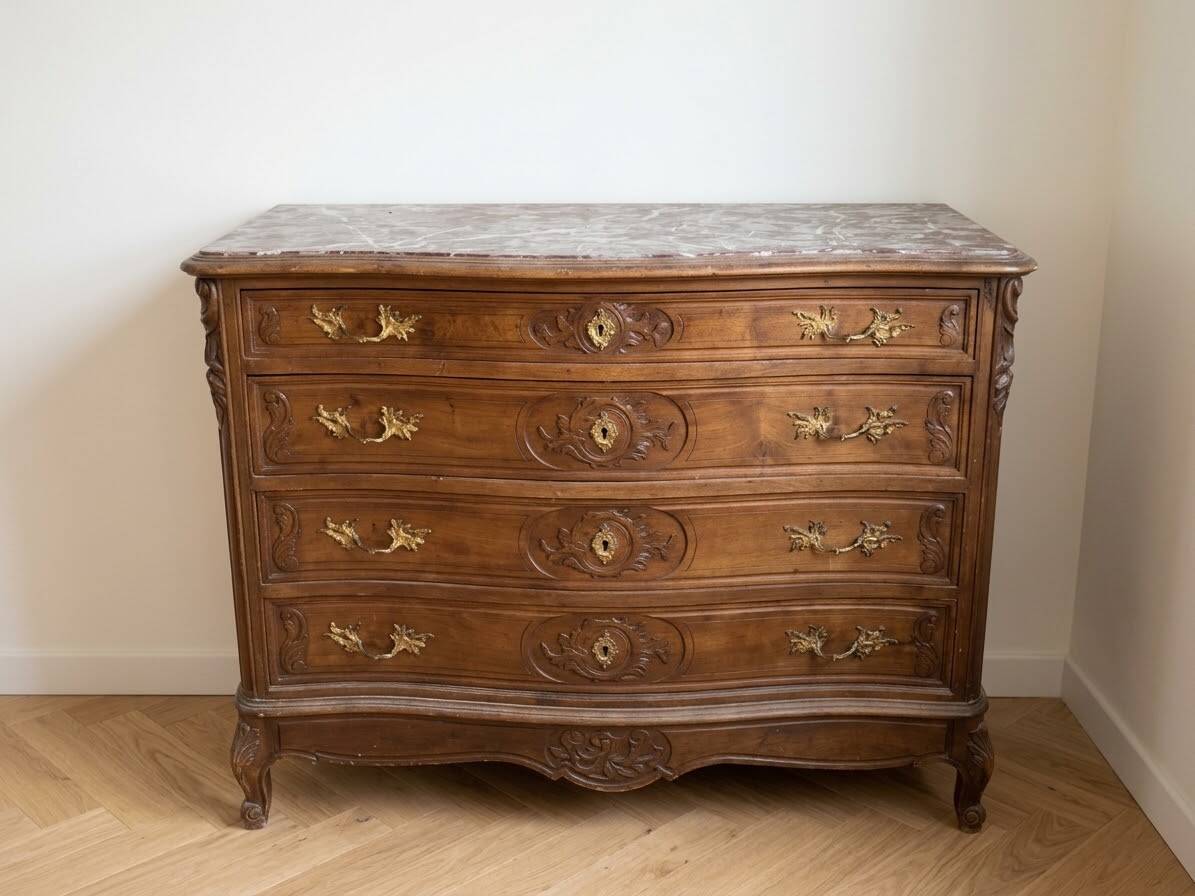 Antique Louis XV style commode in solid wood and marble.