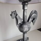 Lampe coq en fer forgé par Jean Touret / les Ateliers de Marolles