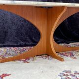 Oval coffee table