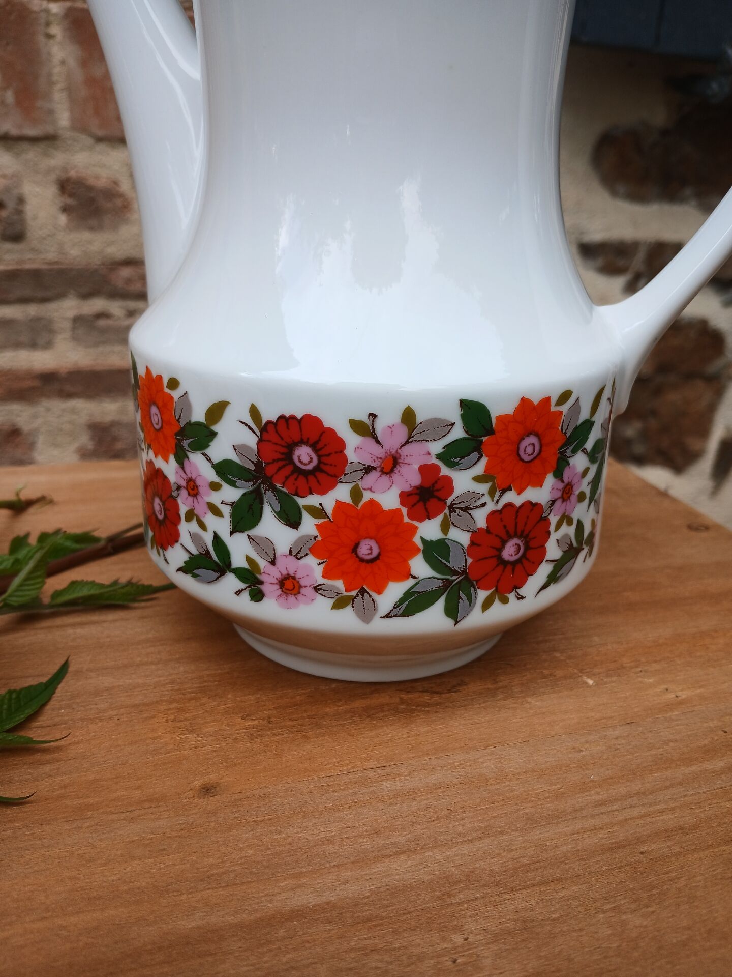 Antique porcelain coffee/tea pot