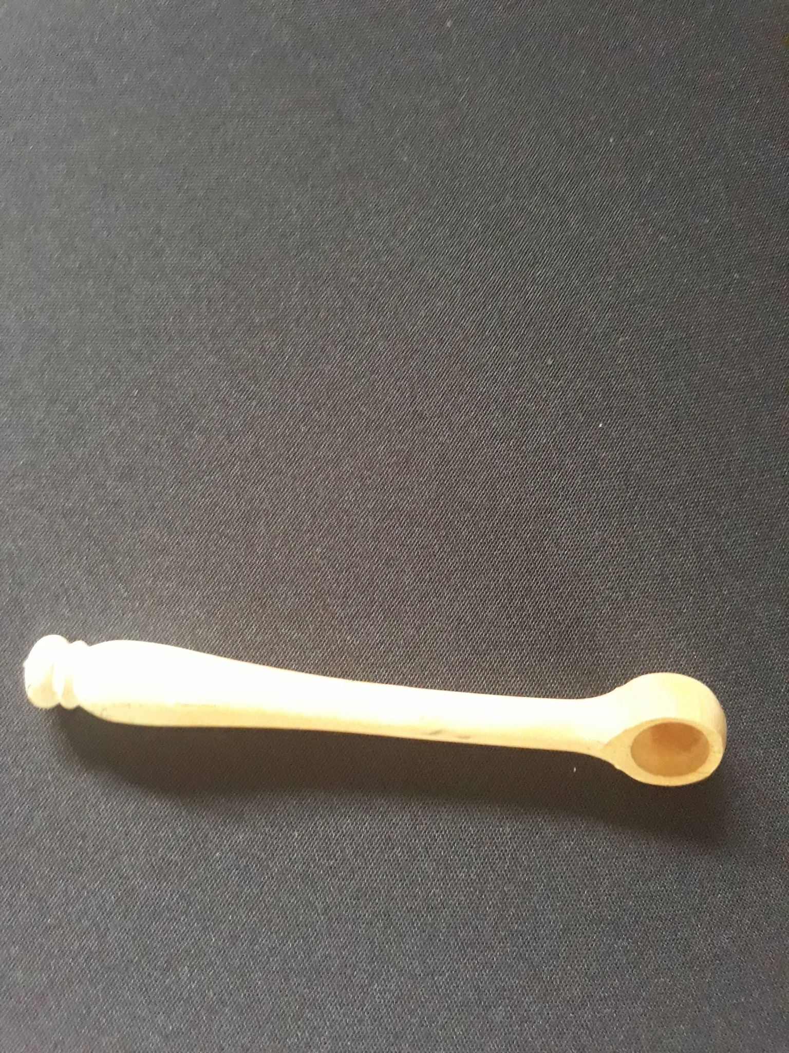 moutardier innocenti aubagne fait main avec cuillère en bois.