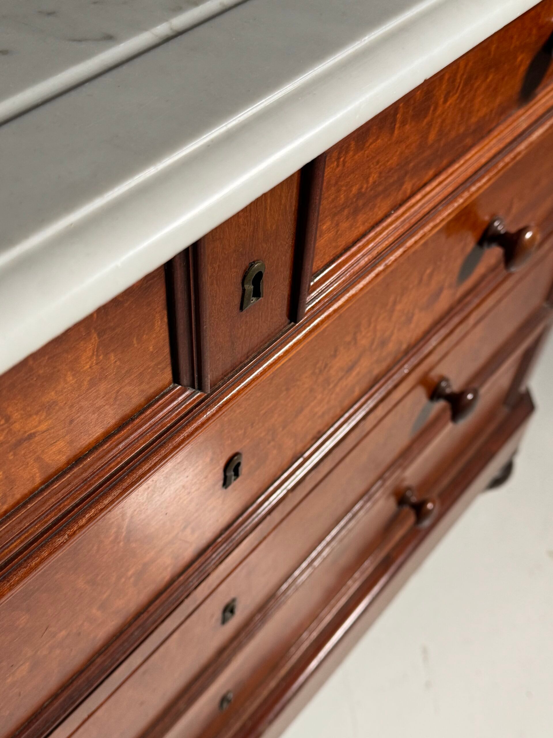 Mahogany chest of drawers 19th century