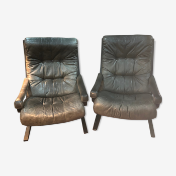 2 leather armchairs