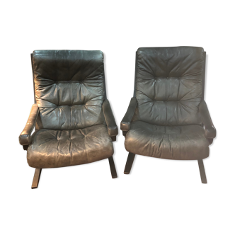 2 leather armchairs