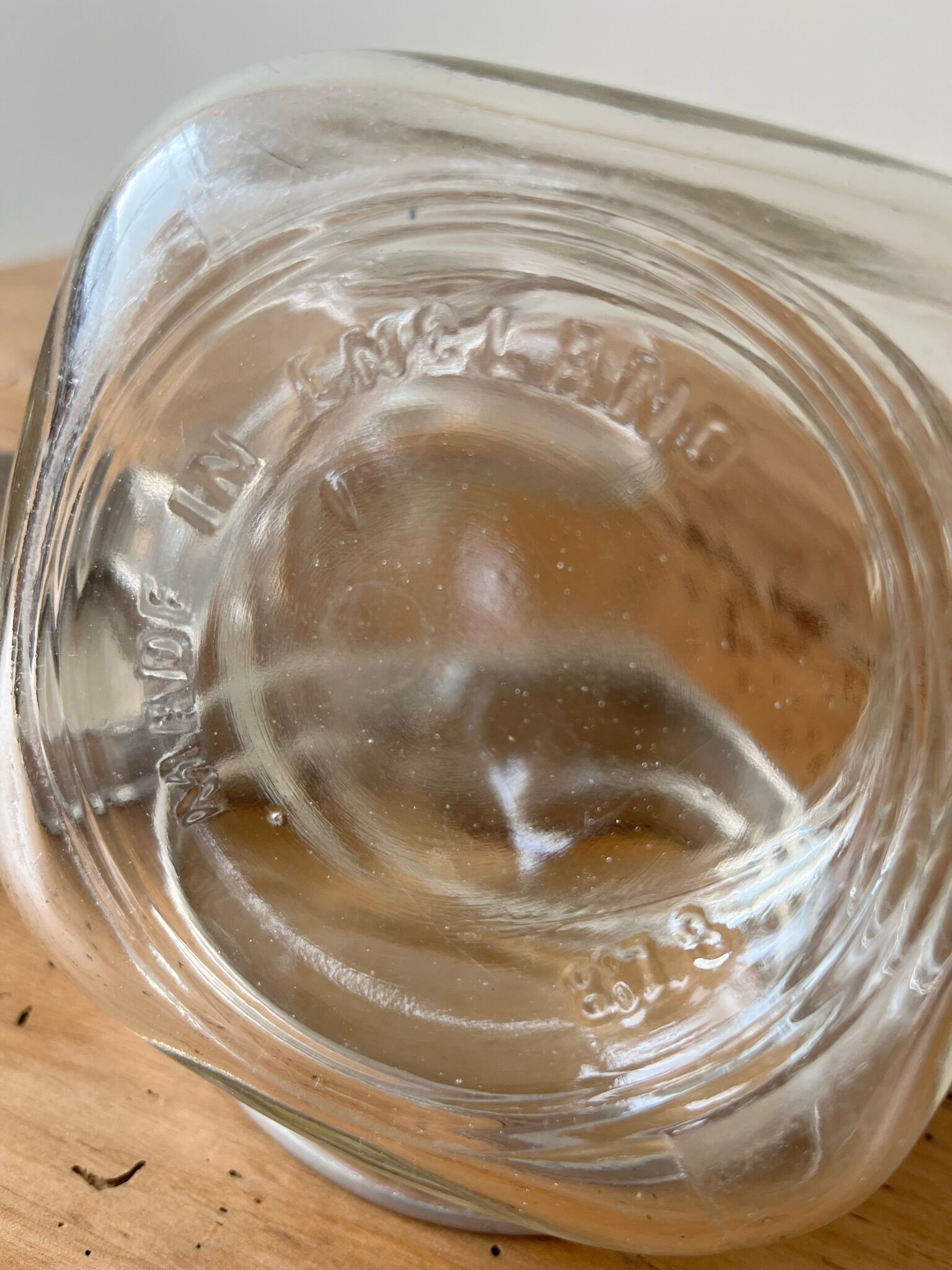 Set of 2 antique jars with aluminum lids