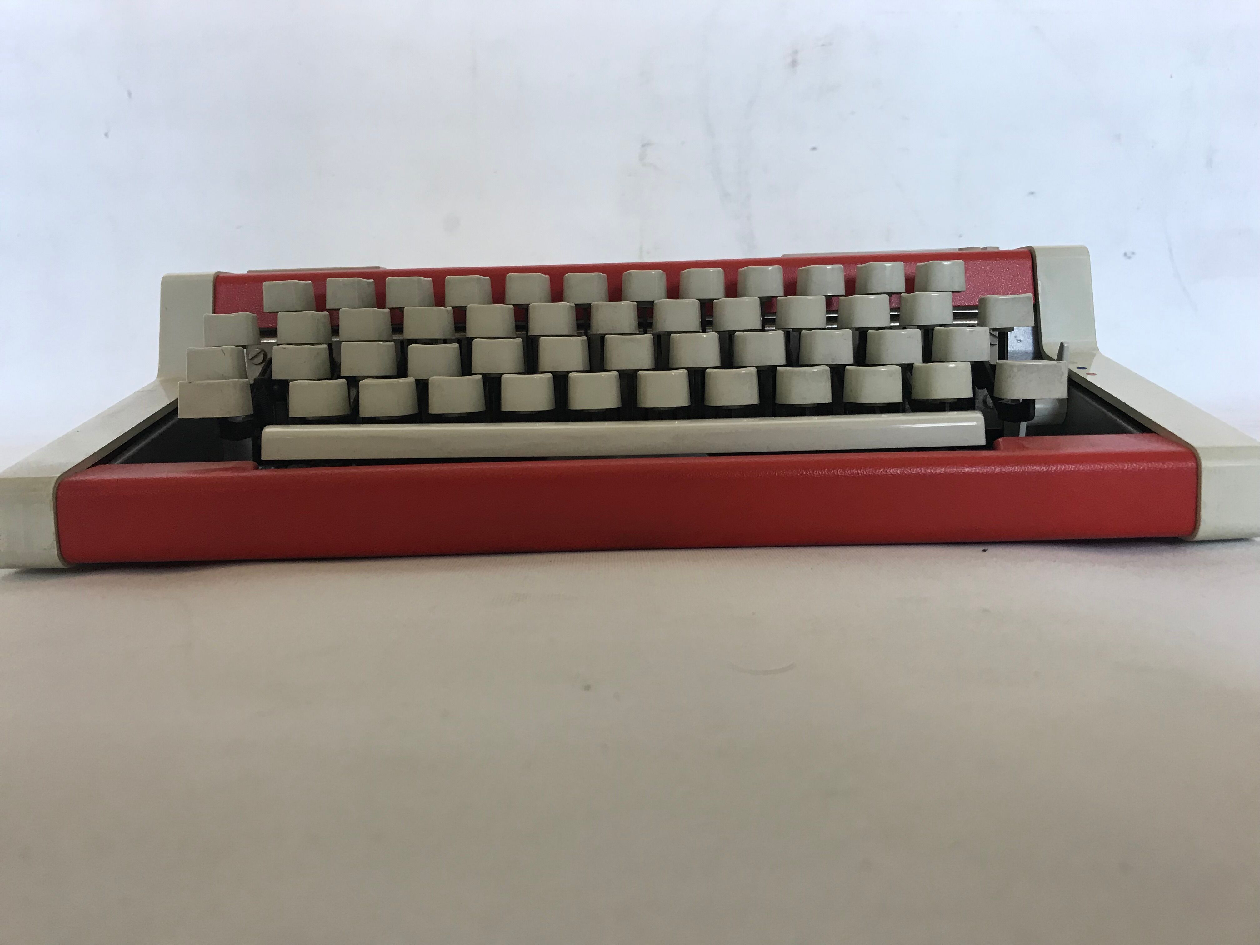 Typewriter, Olympia Traveller de Luxe