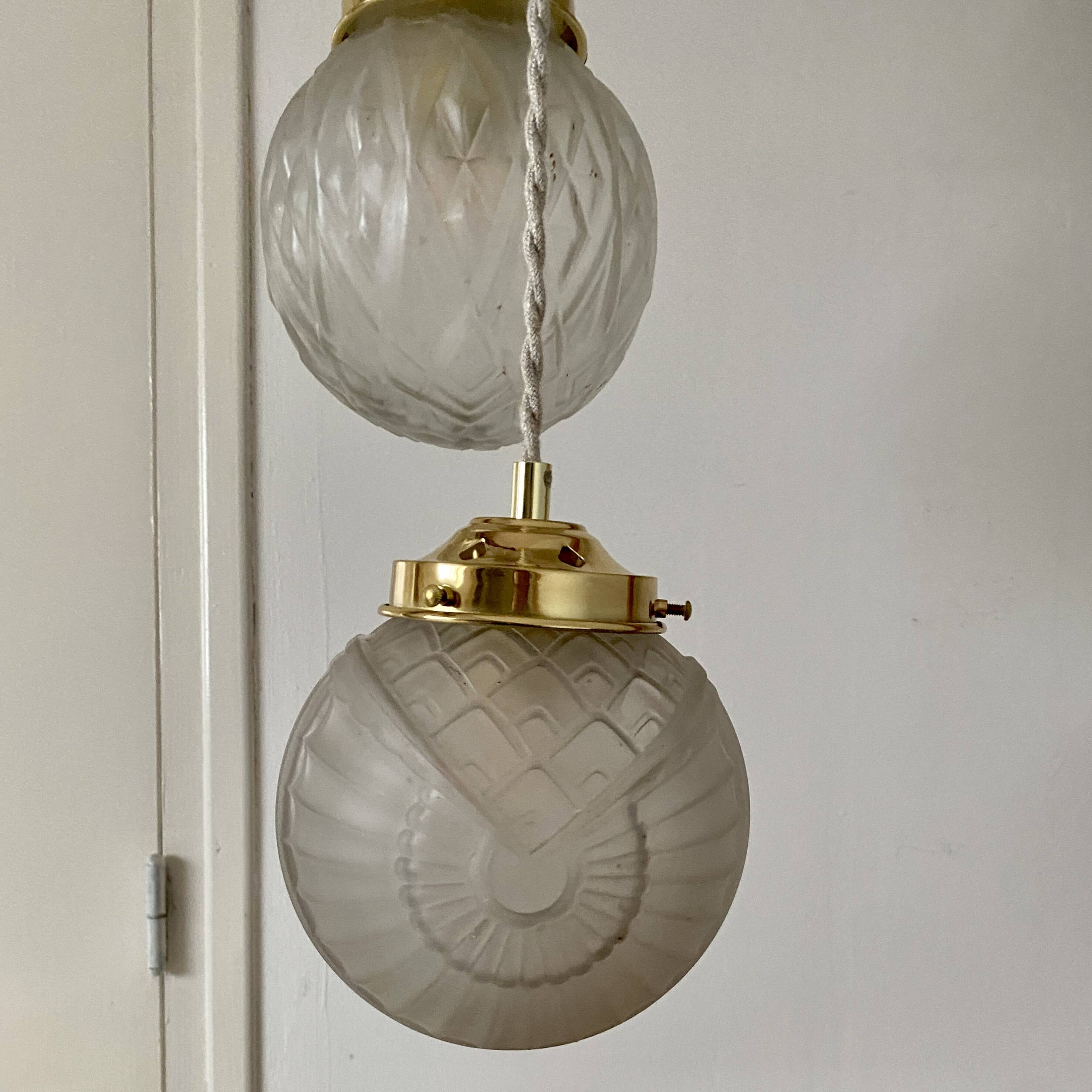 Vintage art deco triple globe waterfall pendant light in frosted glass