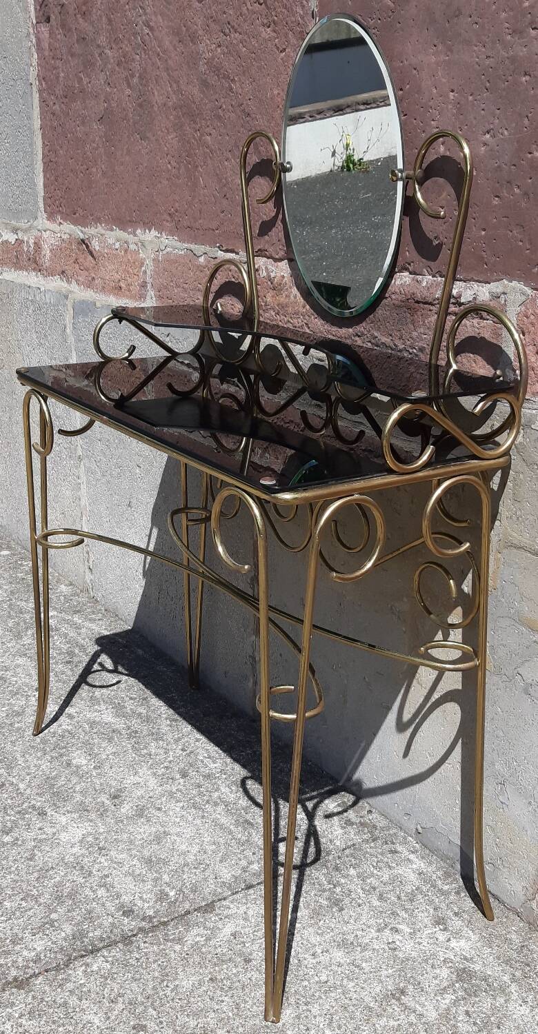 Dressing table and chair in gilded metal and opaline glass.