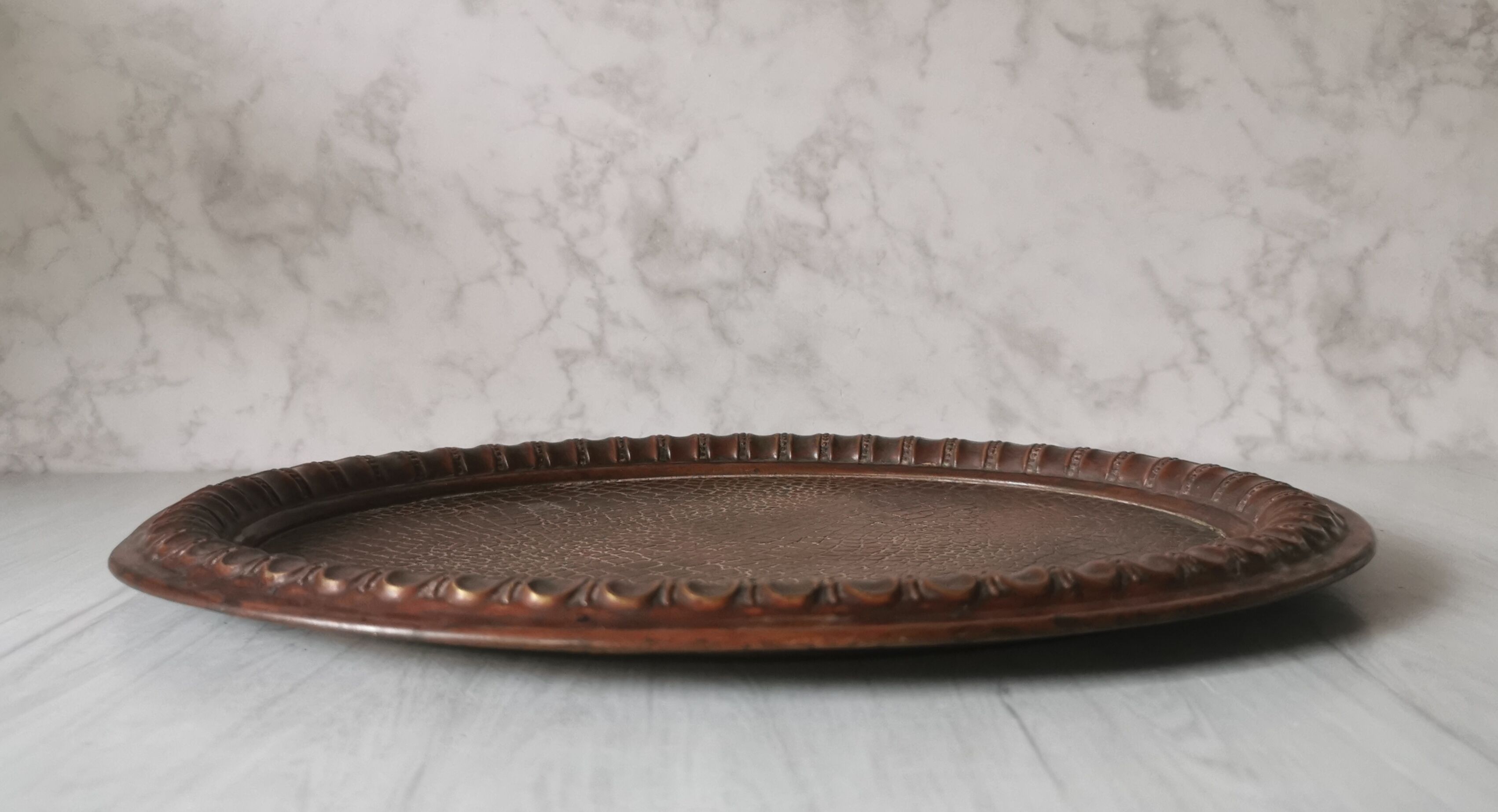 Croco brass dish