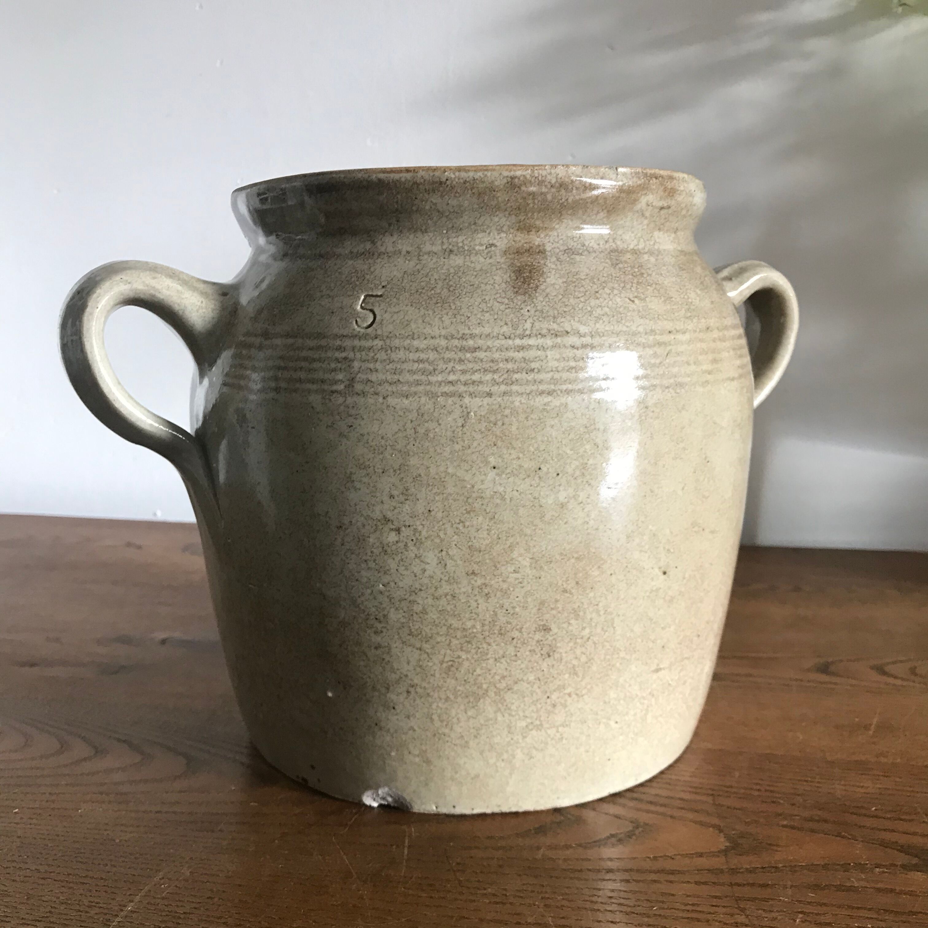 Eard sandstone pot