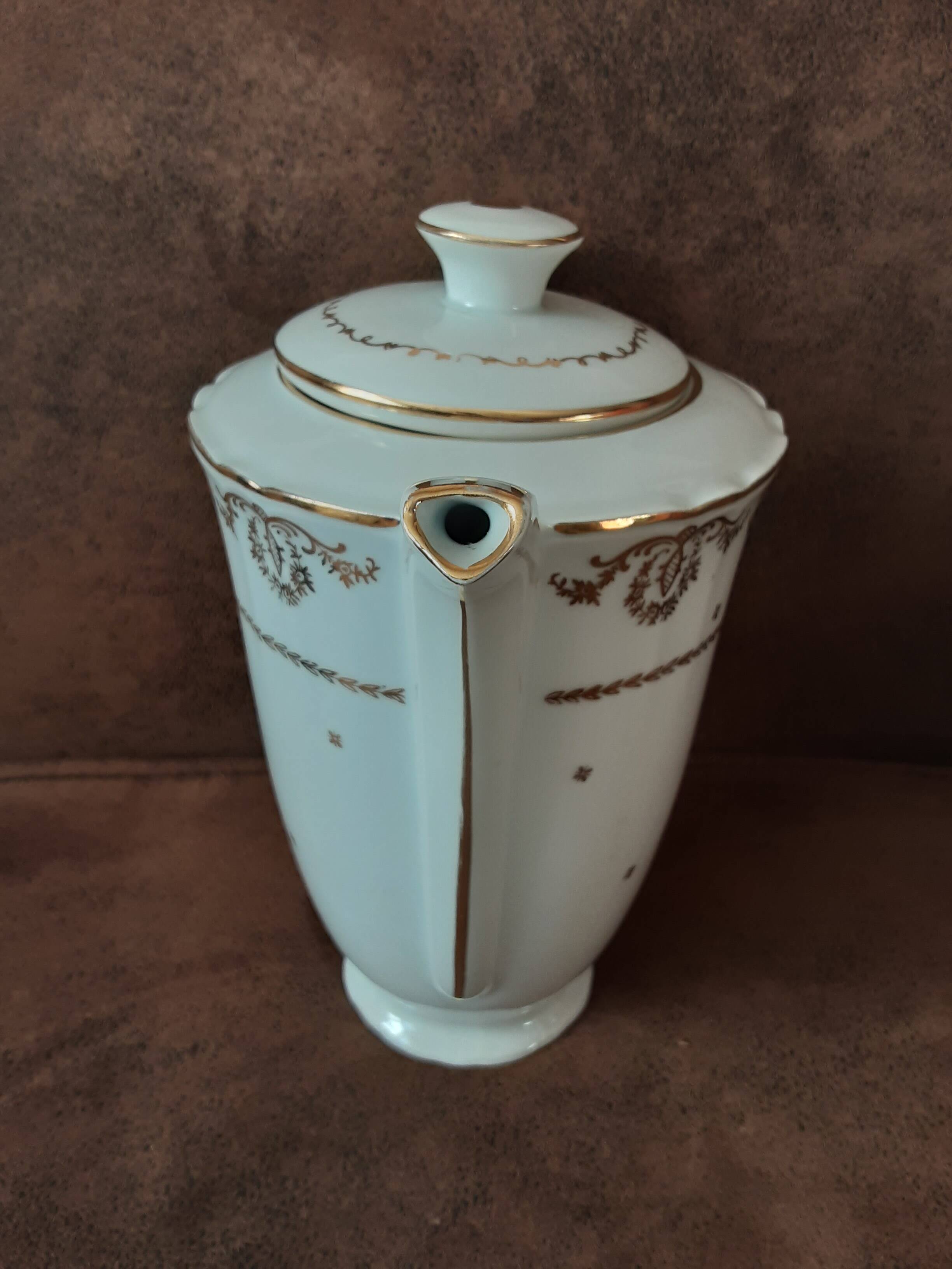 Luxury porcelain coffee pot from the National Company