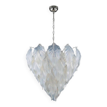 Lampadario con vetri di Murano opalino, foglie di vetro opalino