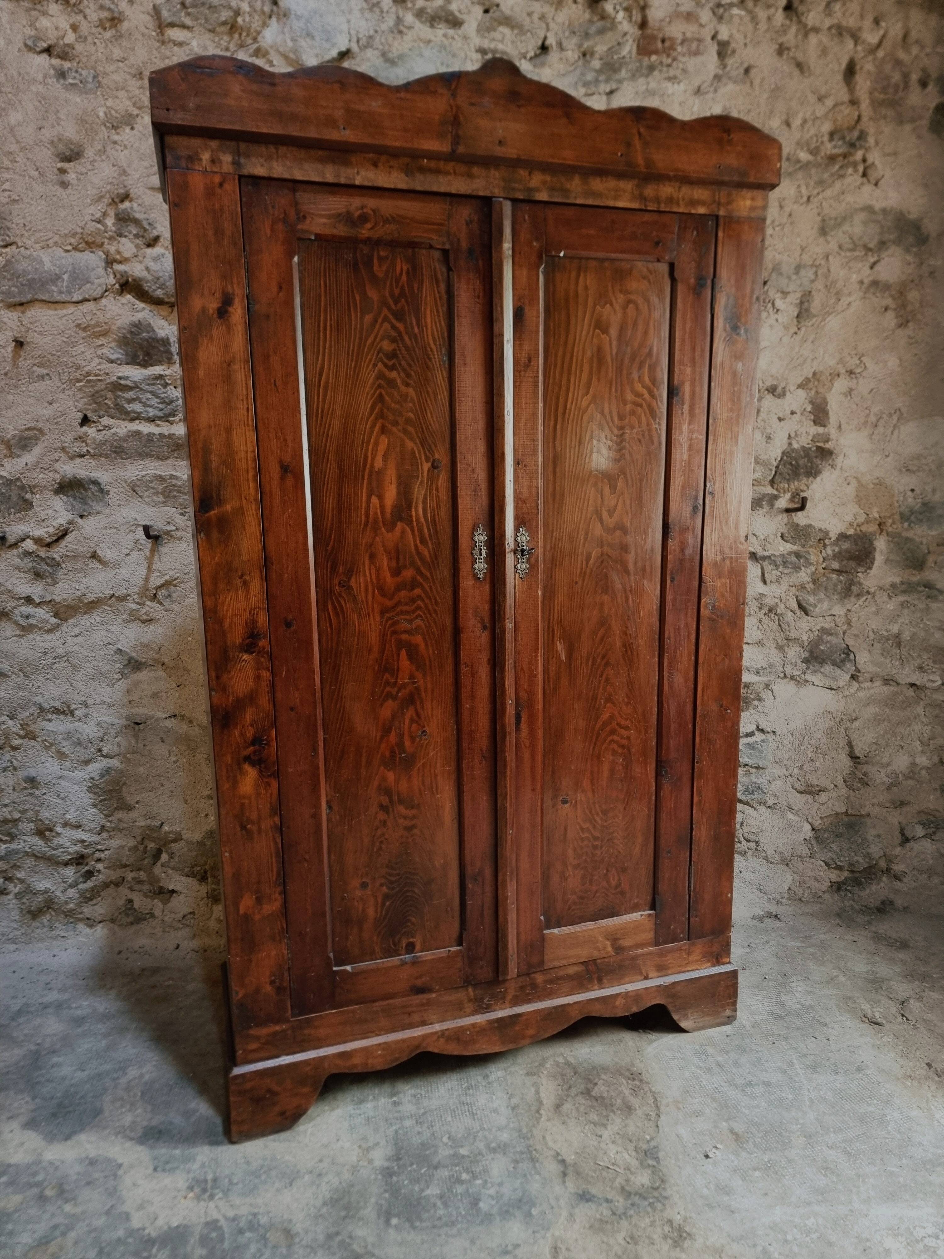 Antique French pine bonnetière – rustic country wardrobe – circa 1900–1920