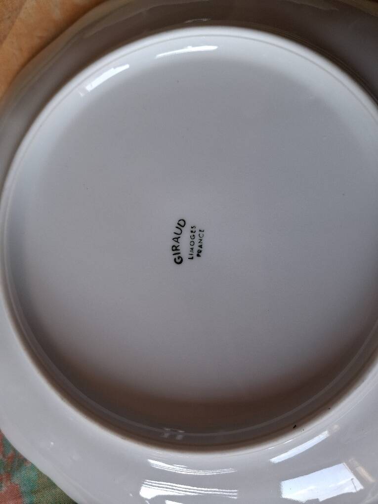 12 dessert plates in Limoges porcelain by Maison Giraud