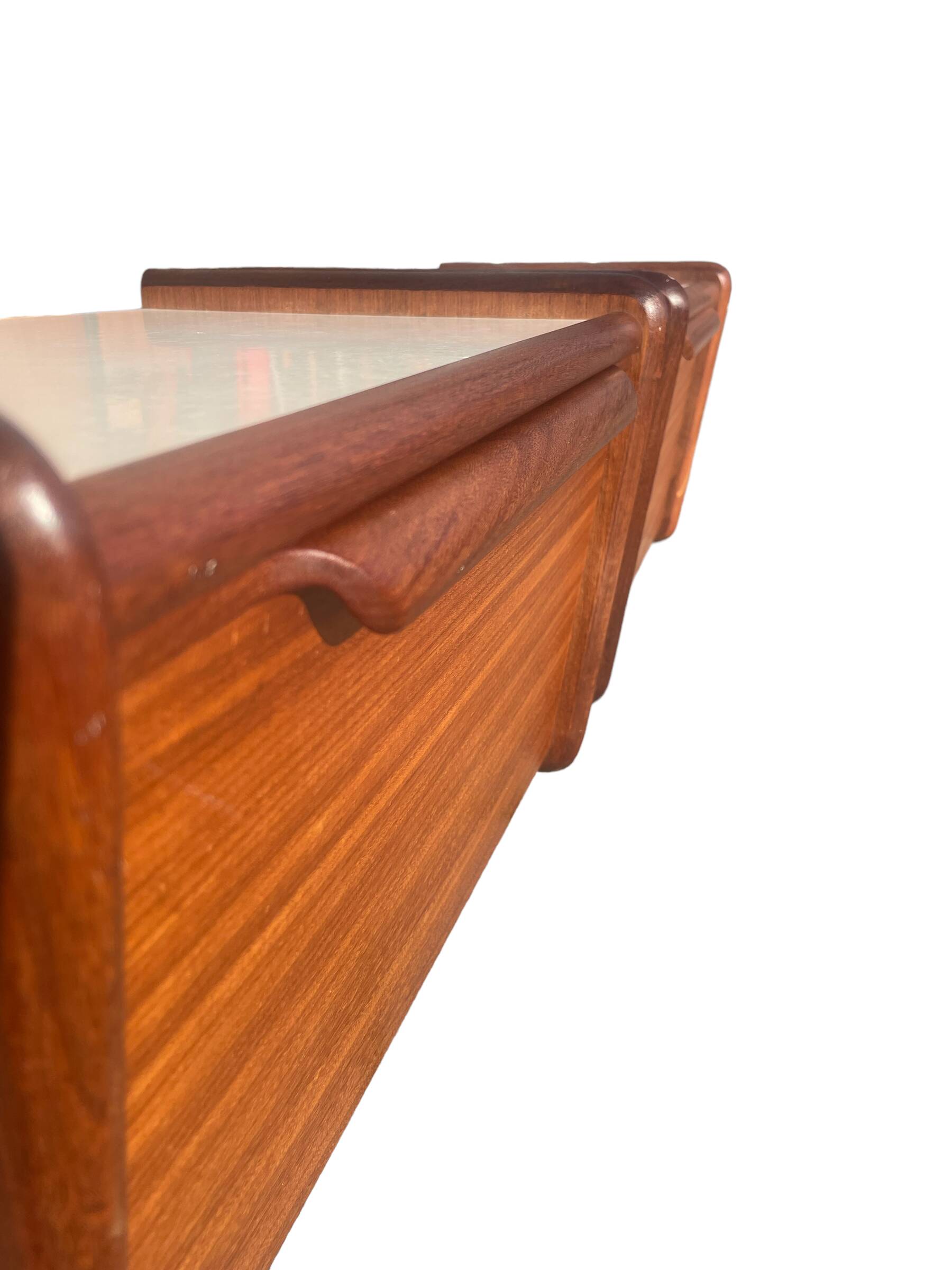 2 hanging bedside tables