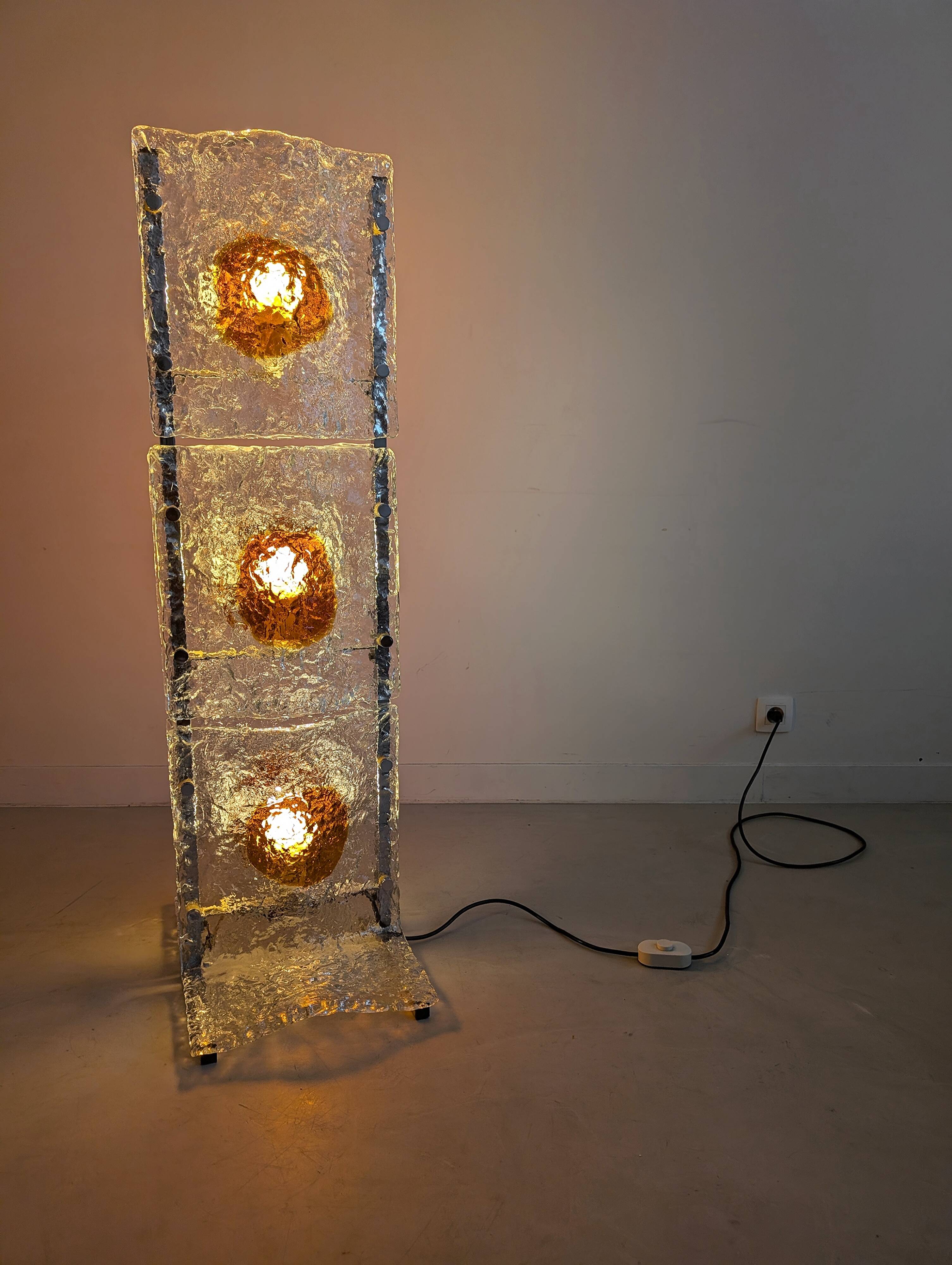 Murano floor lamp by Toni Zuccheri for A.V. Mazzega 1970s