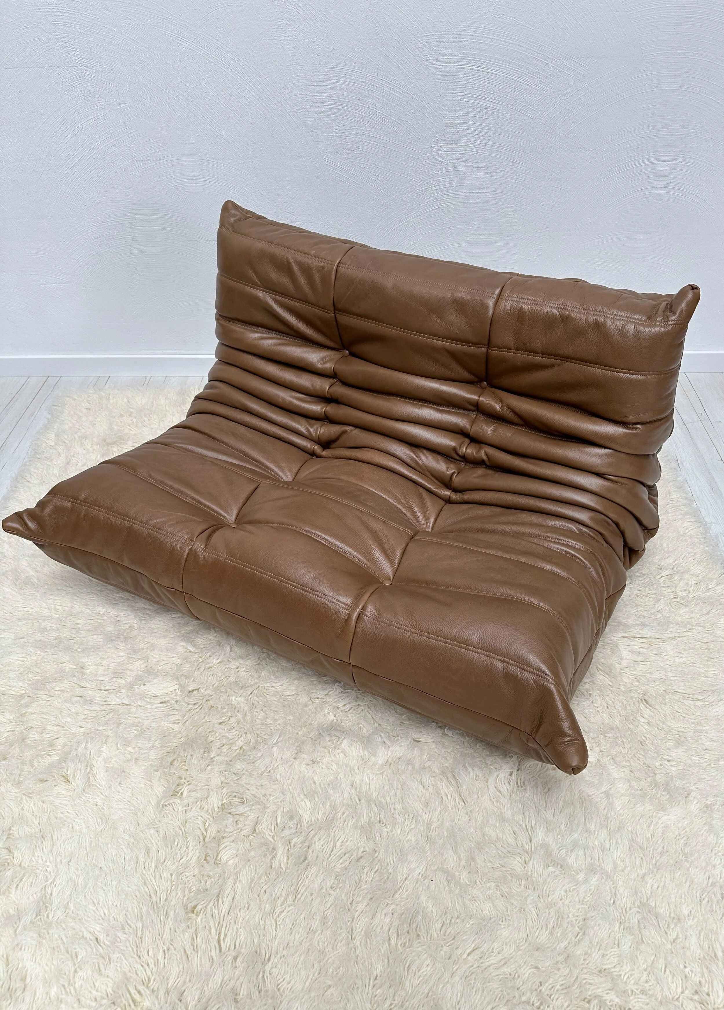 Vintage original leather Togo 2-seater by Michel Ducaroy for Ligne Roset