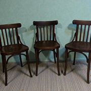 Série de 3 chaises bistrot en bois vintage vers 1950