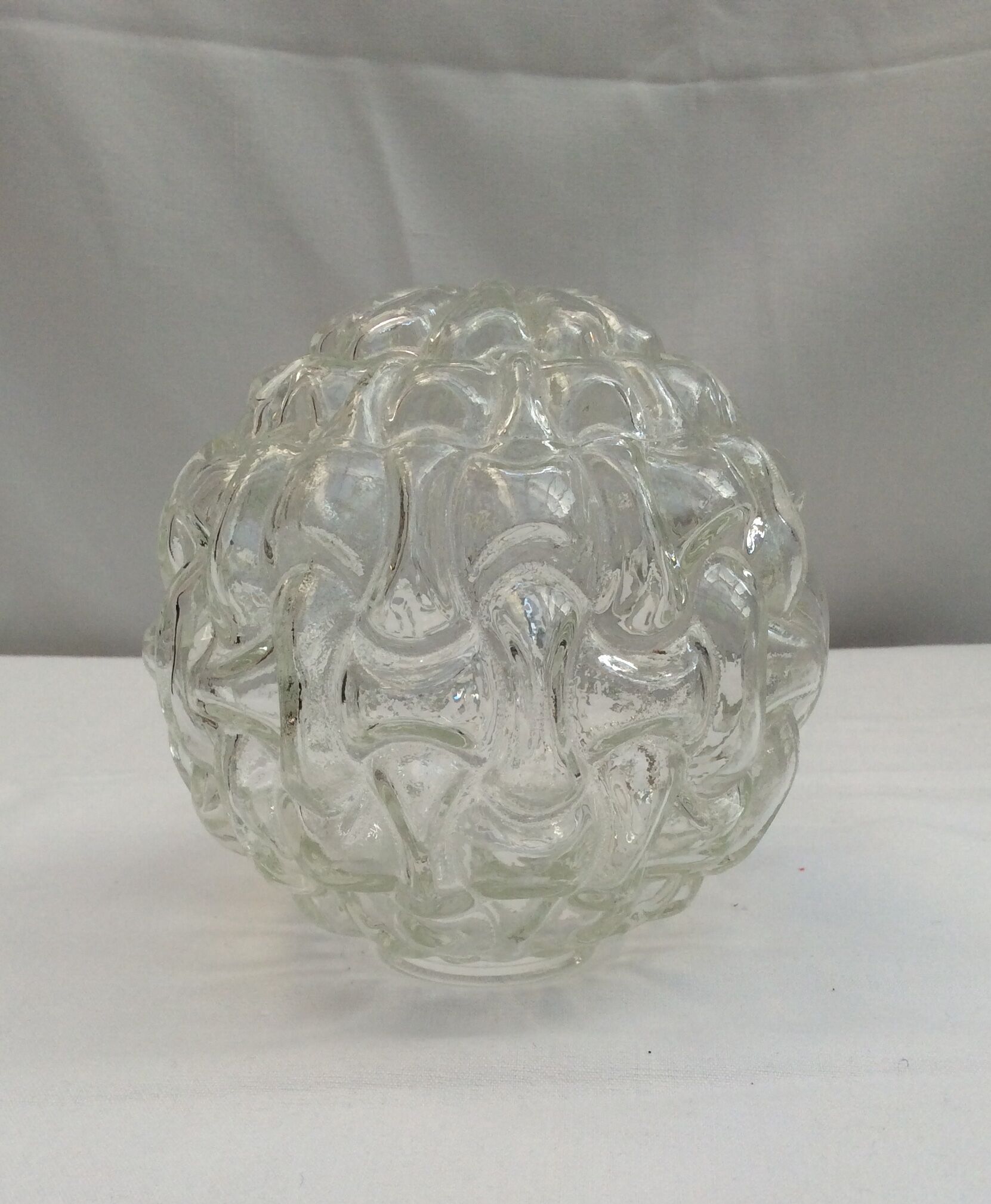 Lot 3 globe tulips in pressed glass