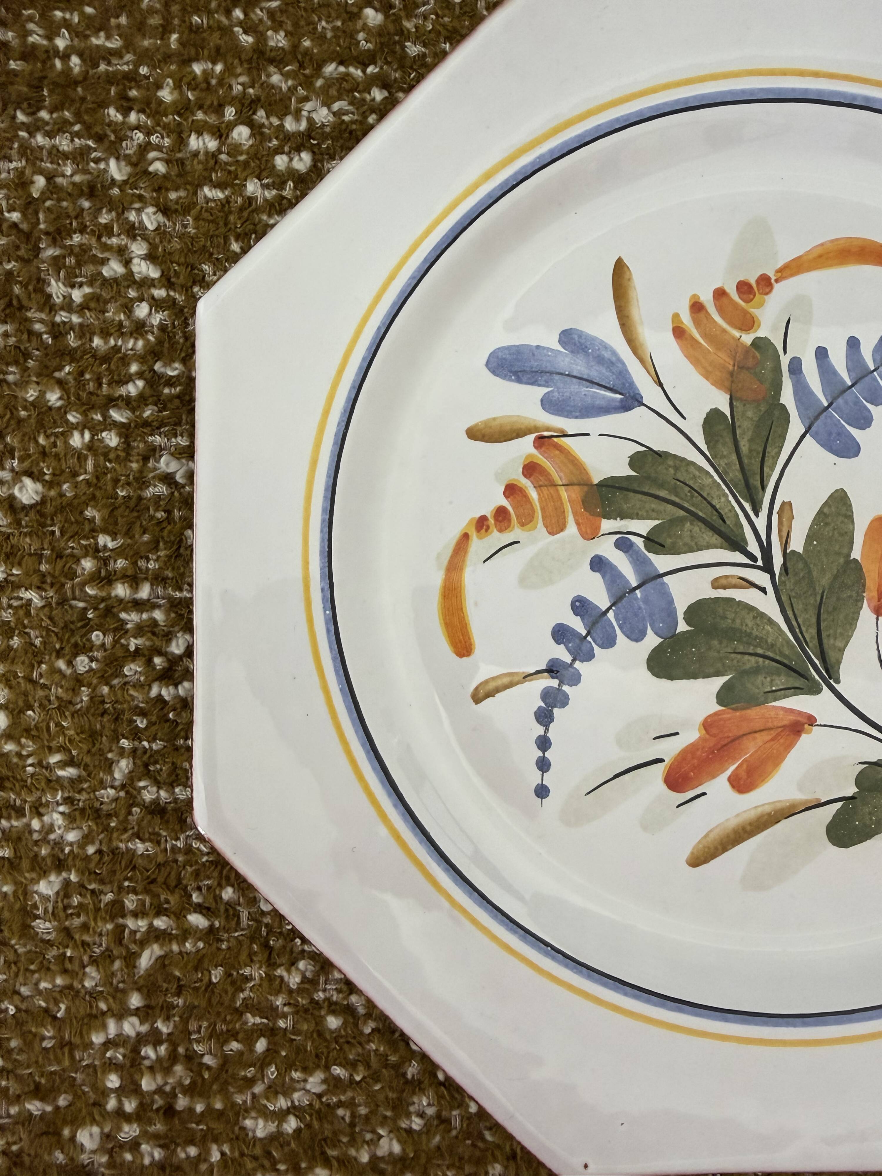 Assiette vintage octogonale peinte à la main