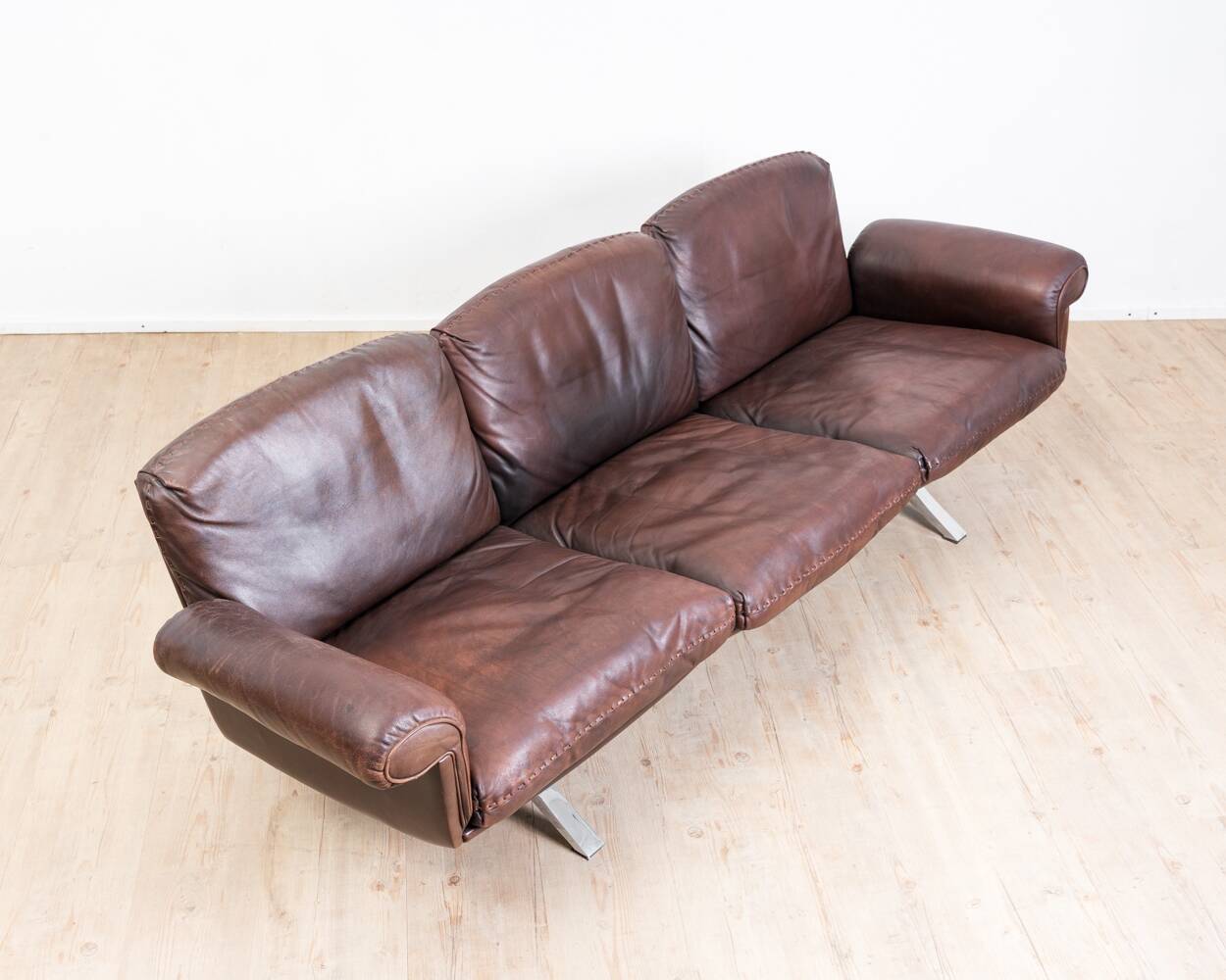 Brown leather 3-seater sofa by Sede, model DS 31, vintage 1960s.