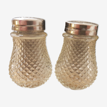 Vintage pepper salt shaker set