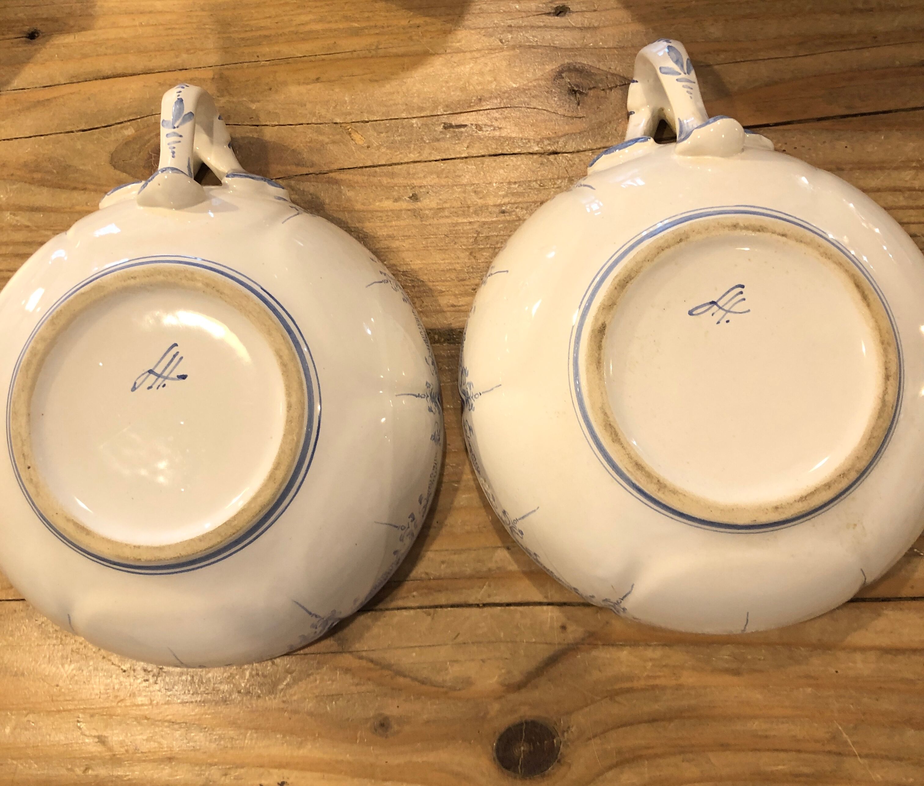 Moustiers decor plates à la berain