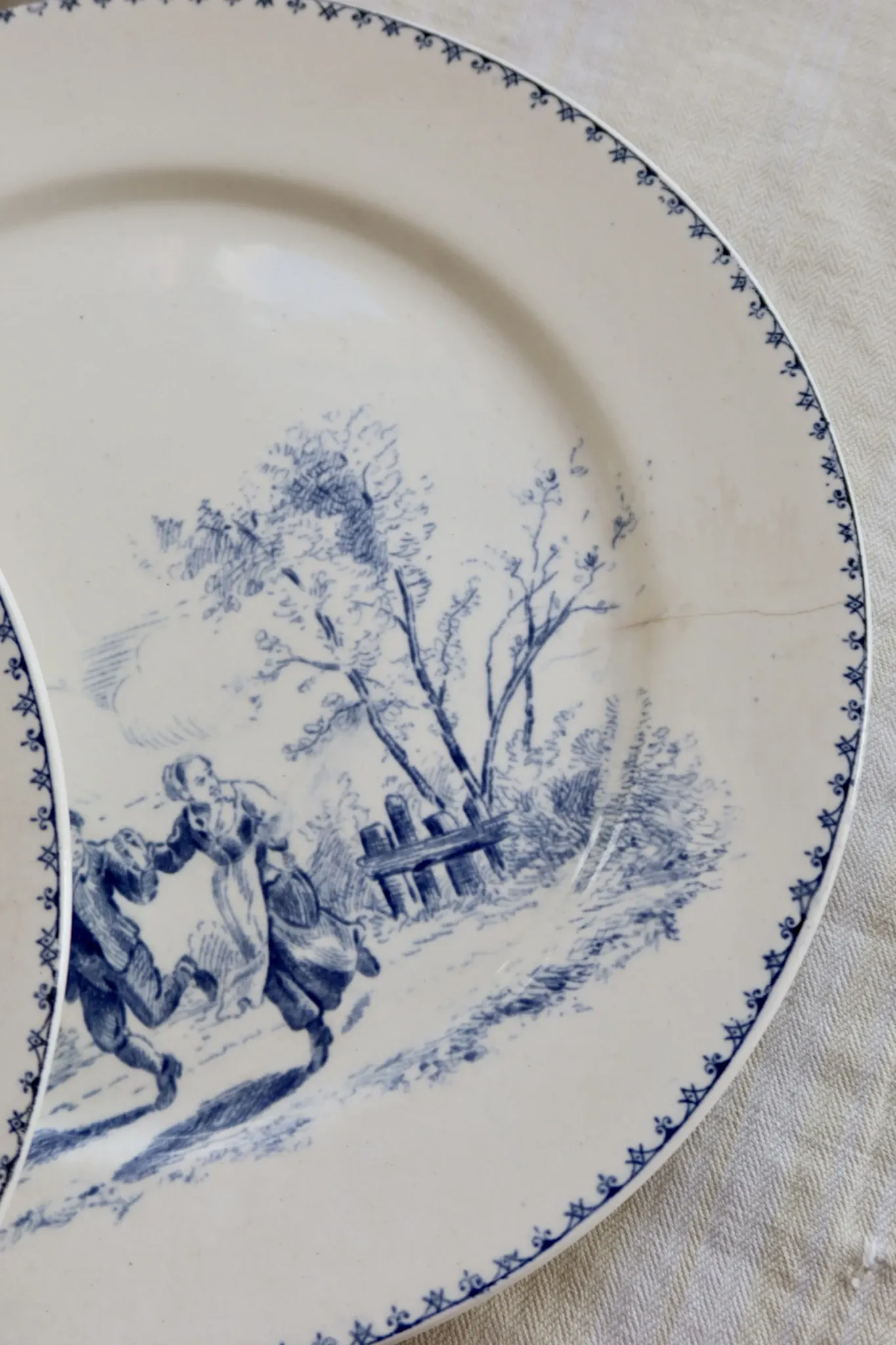 6 antique flat plates Creil and Montereau Téniers service