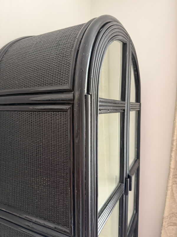 Armoire, vaisselier en bois tressé noir