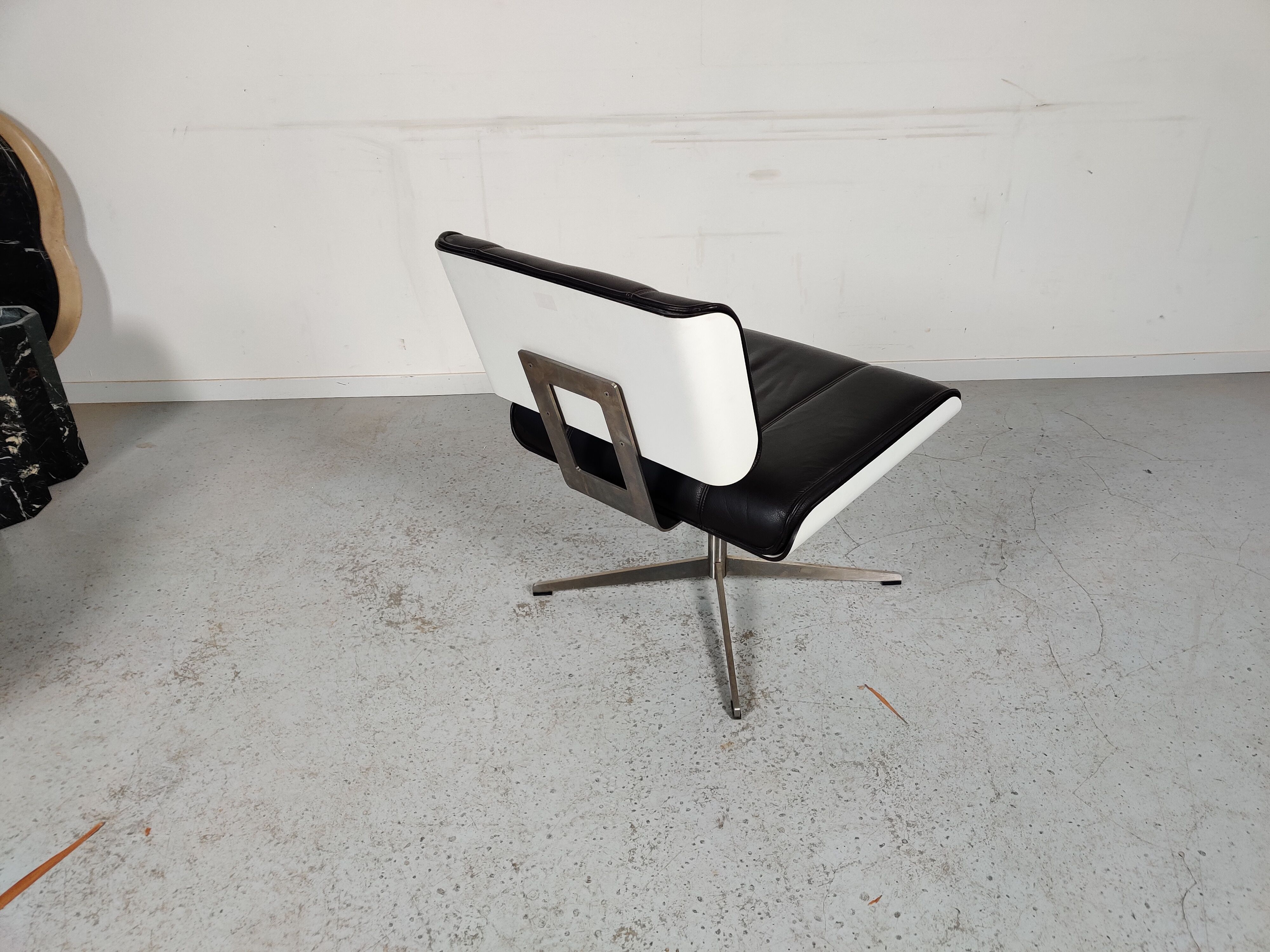 Design leather armchair, 80s/90s