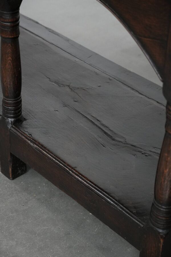 Table d'appoint/commode anglaise ancienne du XVIIIe siècle en chêne