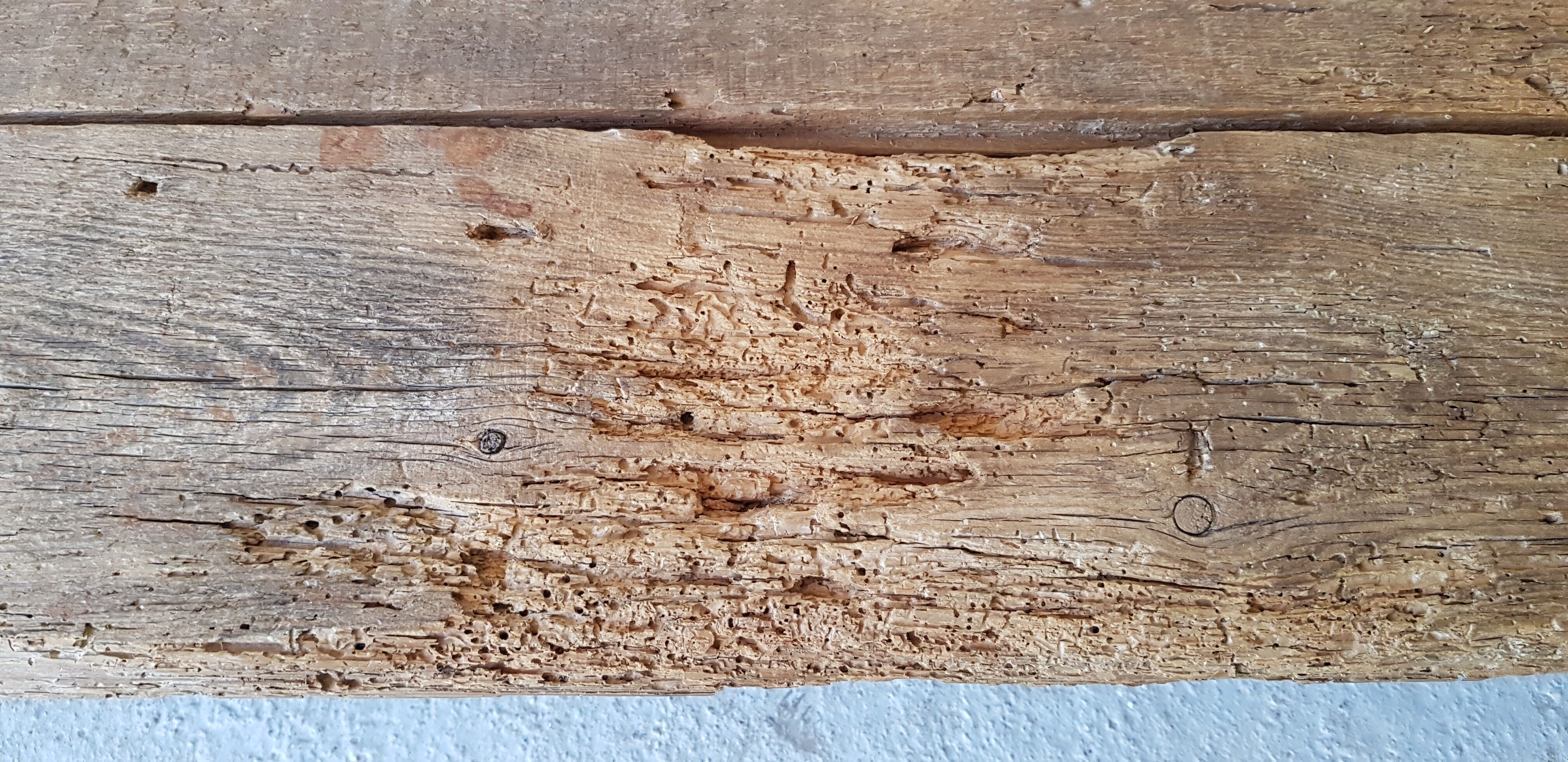 Coffee table wabi sabi