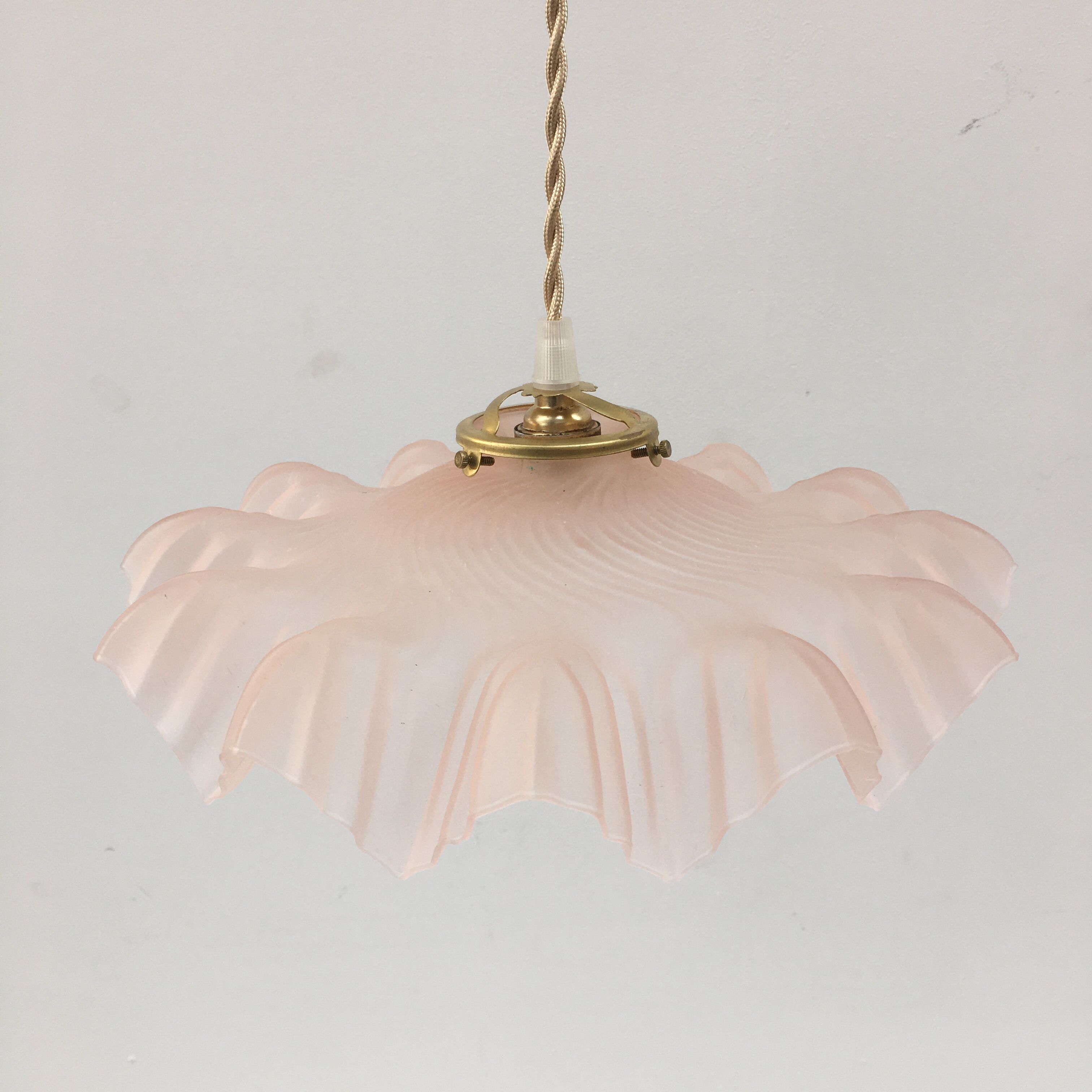 Vintage flake suspension in pale pink transparent glass