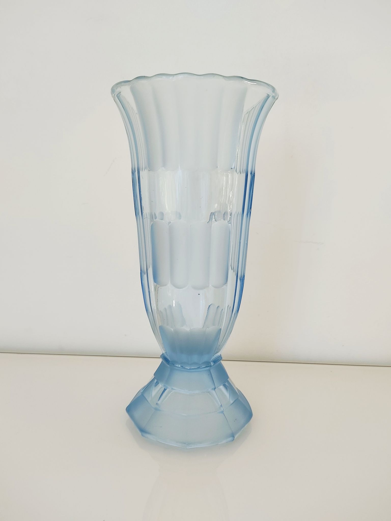 Vase art déco verre bleuté