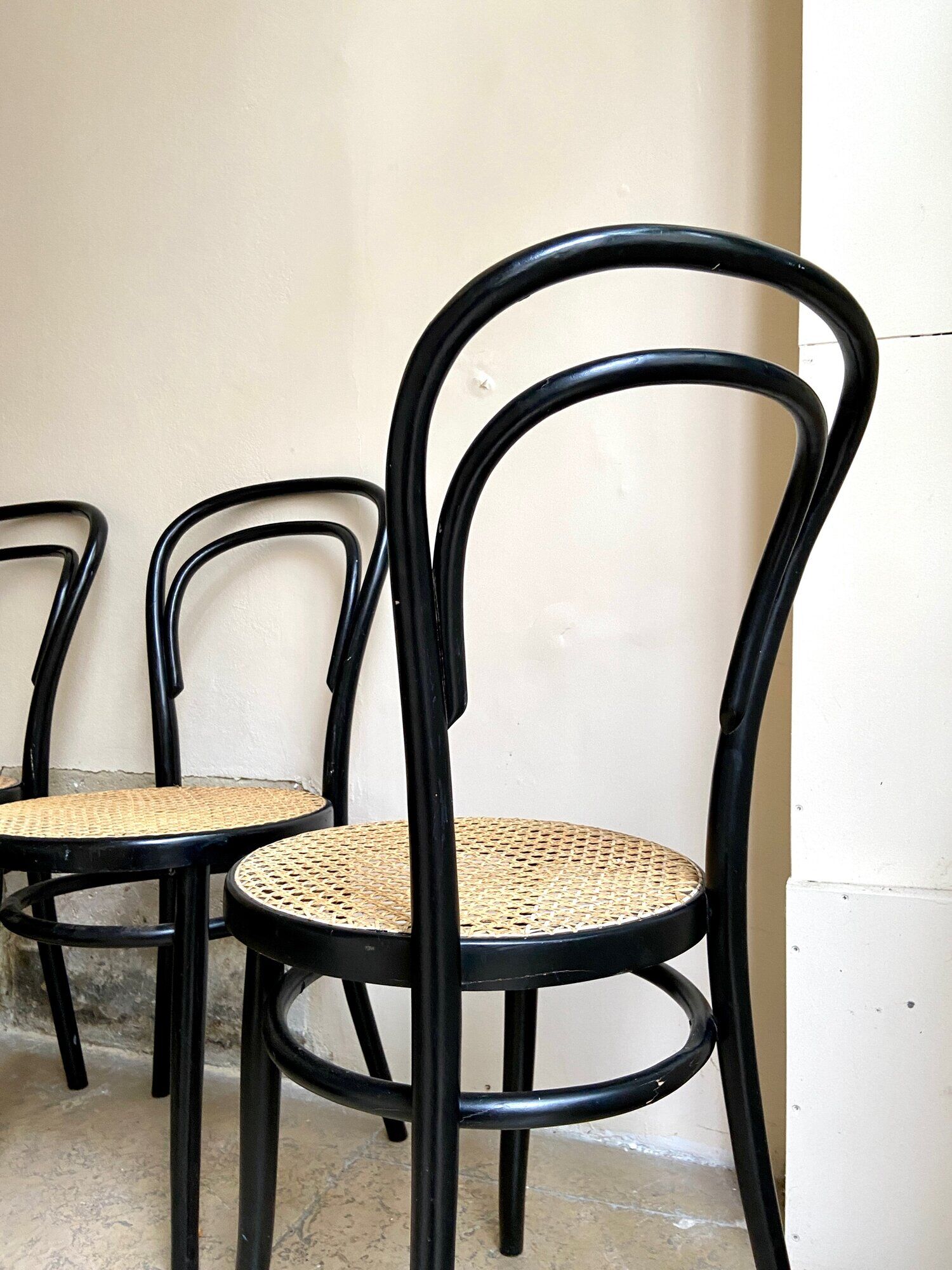 Set of 4 bistro chairs in black arched beech and canning