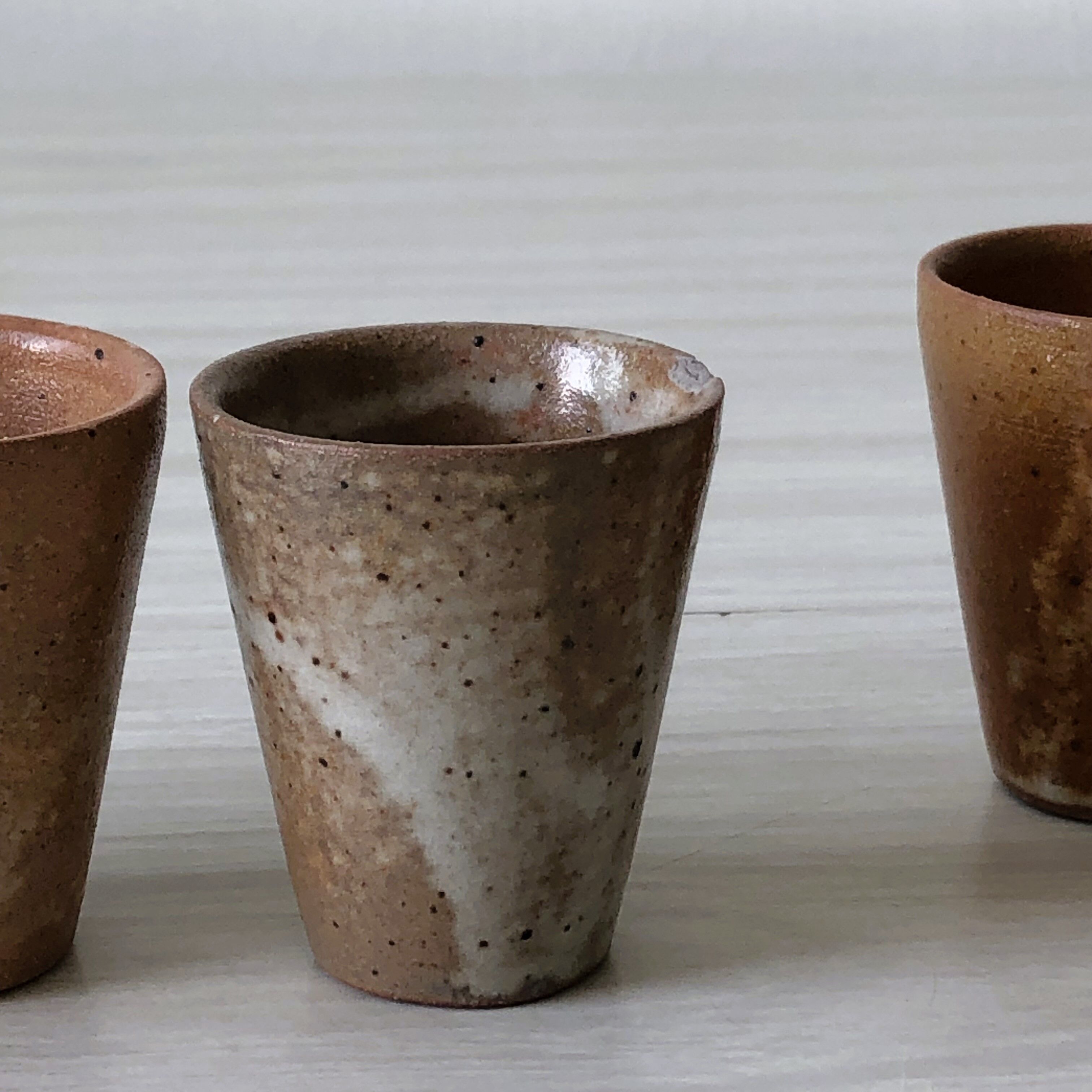 5 flower pots in ceramic