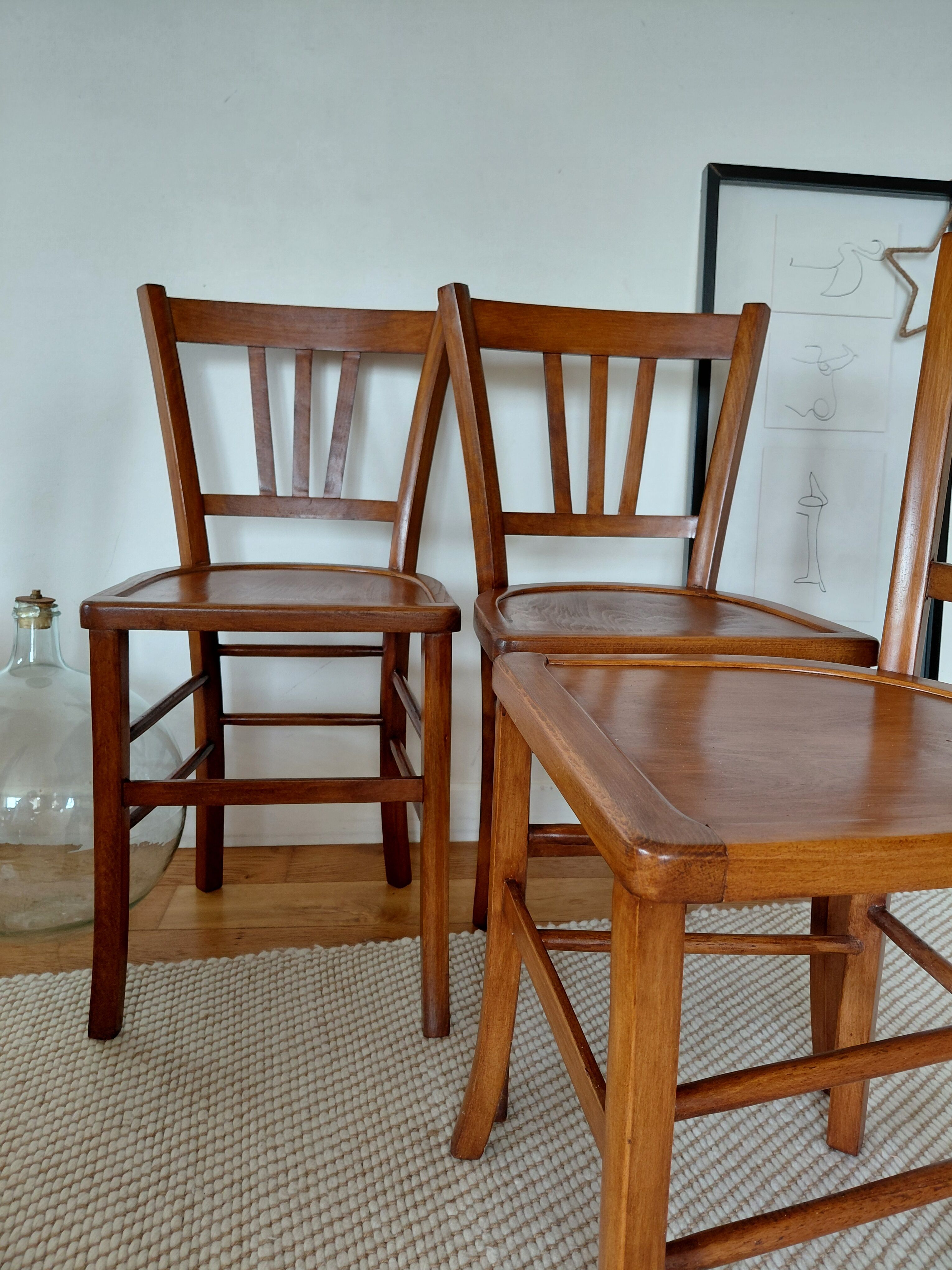 Set of 4 vintage bistro chairs in wood - brasserie style