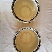 Pair of pots with handles