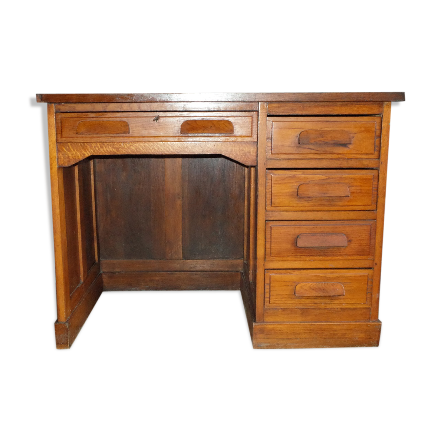 desk of the 40-50