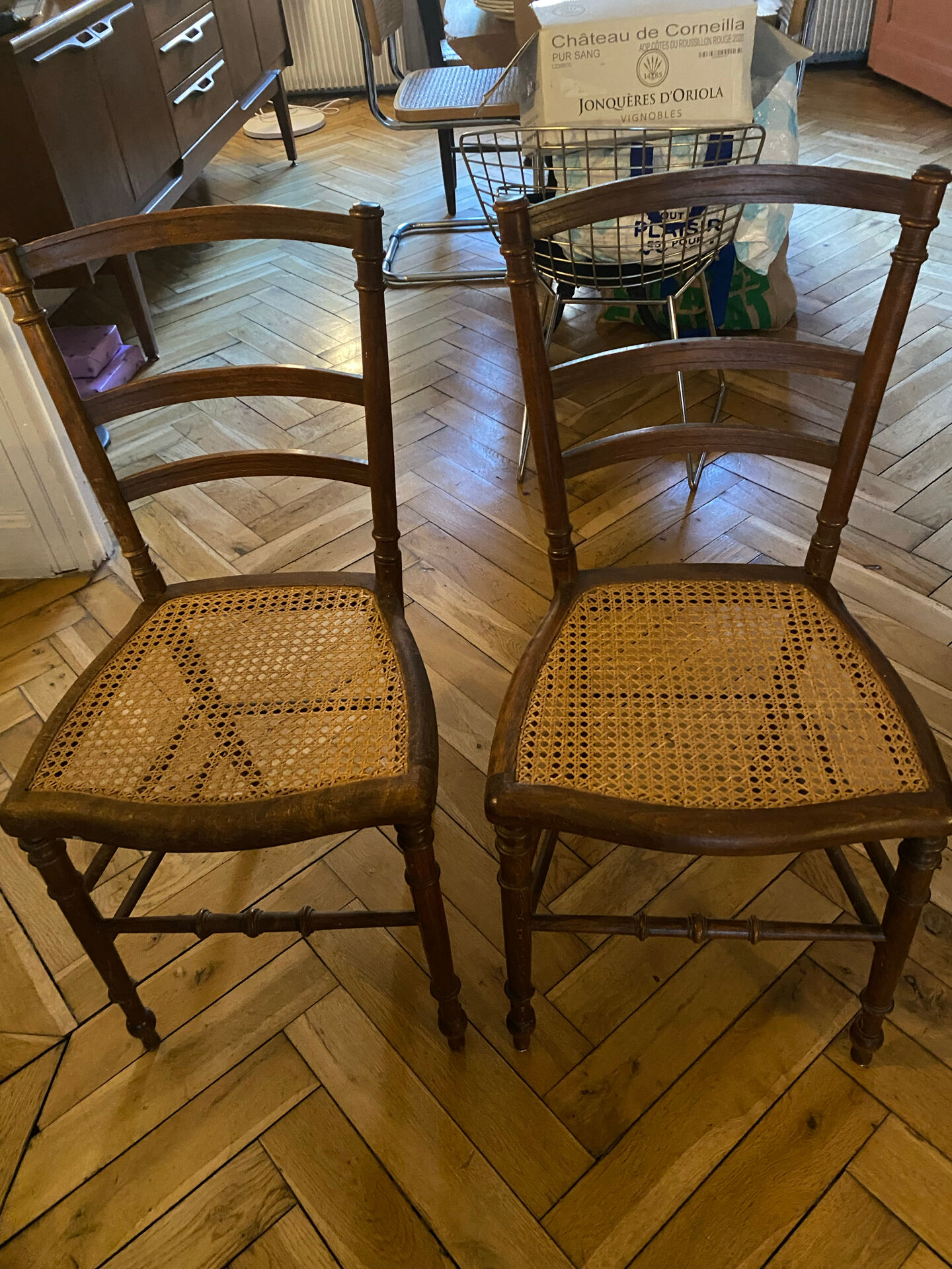 2 chaises d'appoint Napoléon III en noyer et cannage parfait –