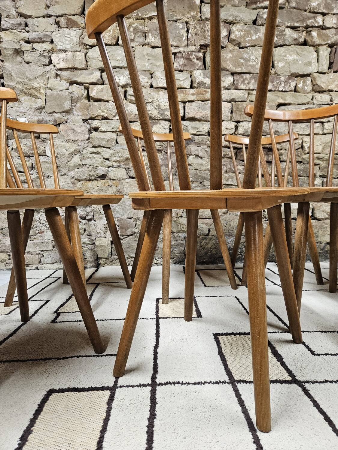 Lot de huit chaises barreaux vintage  bistrot auberge  1960