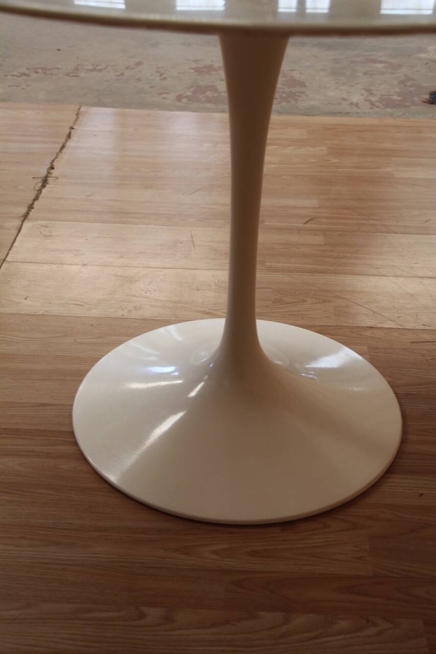 Table ronde Tulipe en marbre Calacatta de Eero Saarinen - Ø 107 cm - Knoll