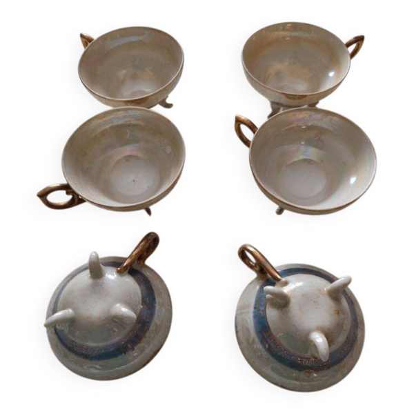 Tasses anciennes en porcelaine nacrée