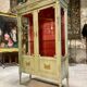 Vitrine de style louis xvi en bois rechampie et bronzes dorés d’époque napoléon iii
